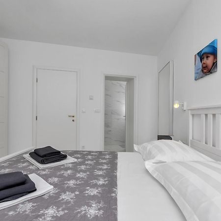 Apartment Lotte With Private Pool In The City Center! Makarska Værelse billede