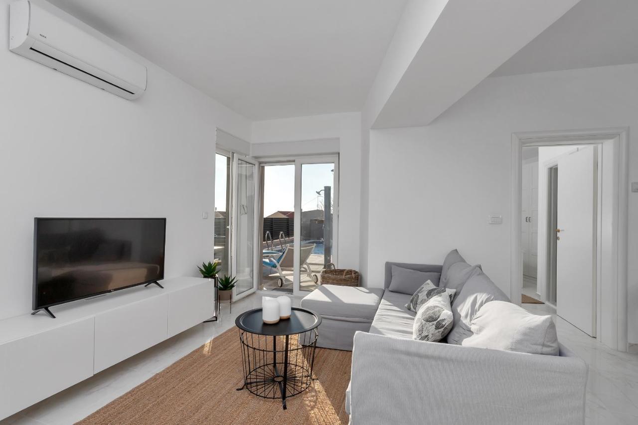 Apartment Lotte With Private Pool In The City Center! Makarska Eksteriør billede