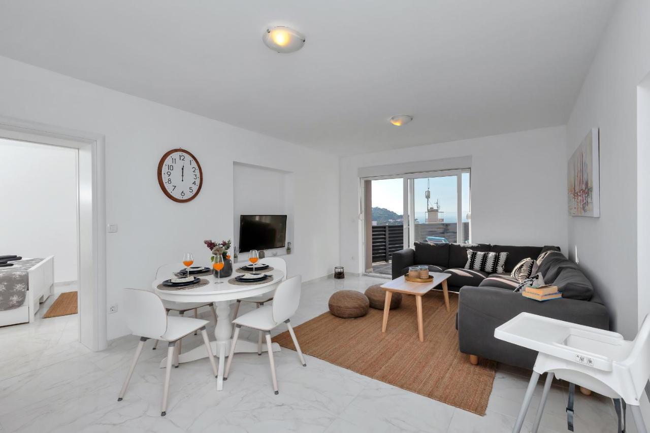 Apartment Lotte With Private Pool In The City Center! Makarska Eksteriør billede