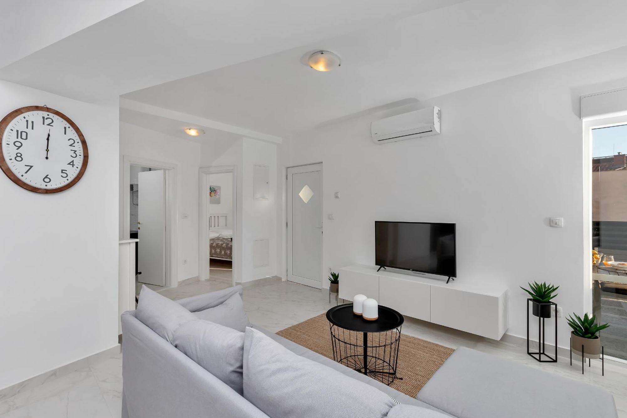 Apartment Lotte With Private Pool In The City Center! Makarska Værelse billede